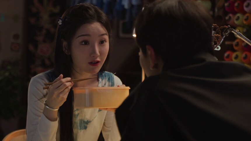 《乌蒙深处》第18集看点：麻青蒿化身盯月亮狂魔来家里玩民宿顺利开业