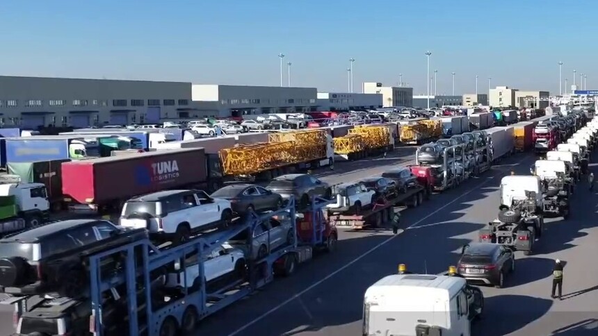 今年前10月新疆霍尔果斯口岸出口汽车34.1万辆