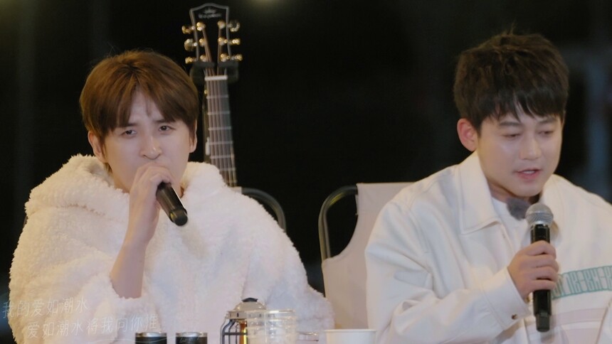张信哲苏醒张远合唱《爱如潮水》