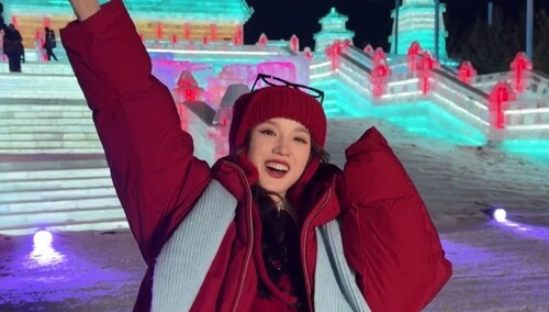 张雅琪分享旅途仪式感是喷香水 香香的味道都能让她收获满满好心情！