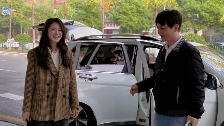 小妮夫妇剧中欢喜甜蜜，剧外拌嘴忘词齐上阵