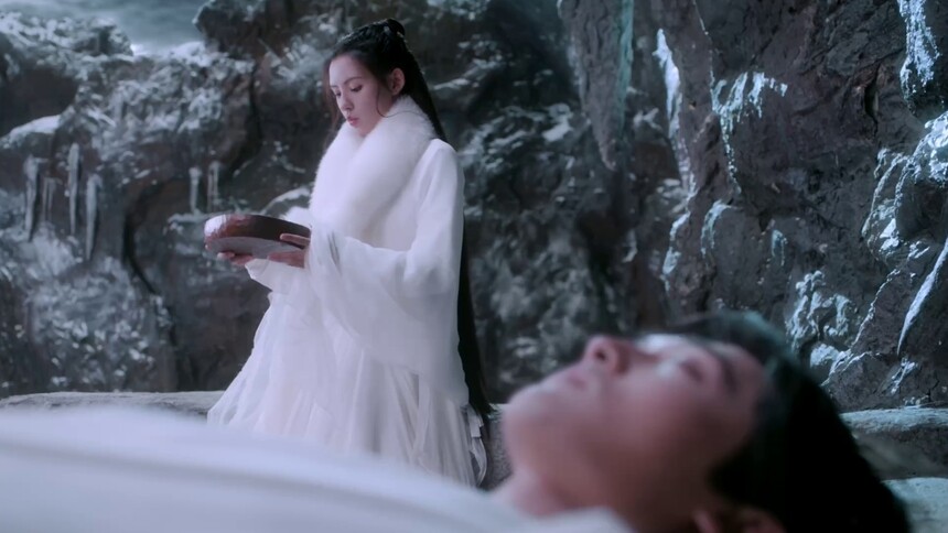 《千秋令》第4集看点：无尘雪中捡到受伤墨霄
