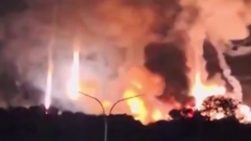 新华社记者双线直击委内瑞拉：一路赴边境 一路飞首都