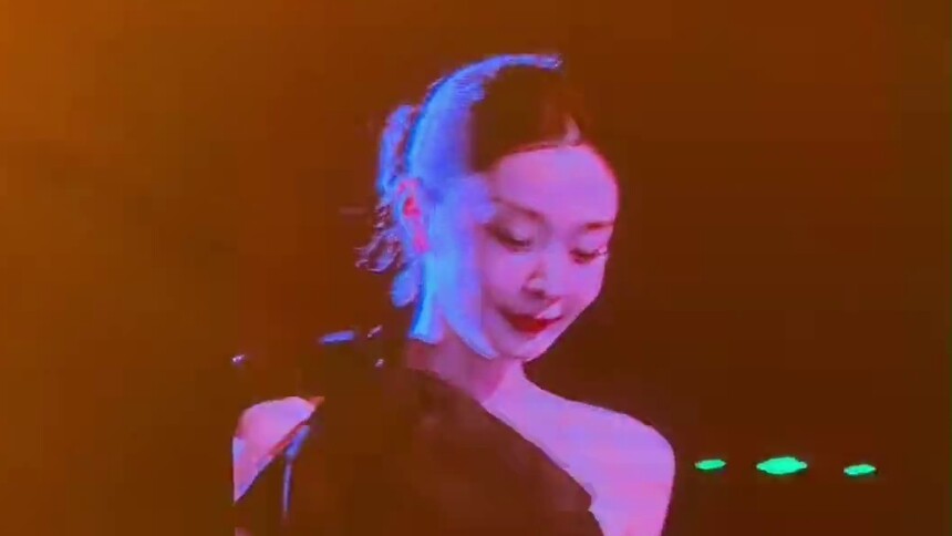 《代言人影响力盛典》动感地带芒果卡晒晒时刻：宋轶这几步走进我心里了