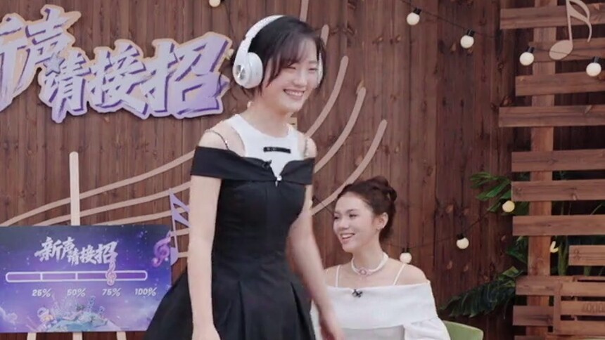 包美琳李佳蓓现场游戏你唱我猜