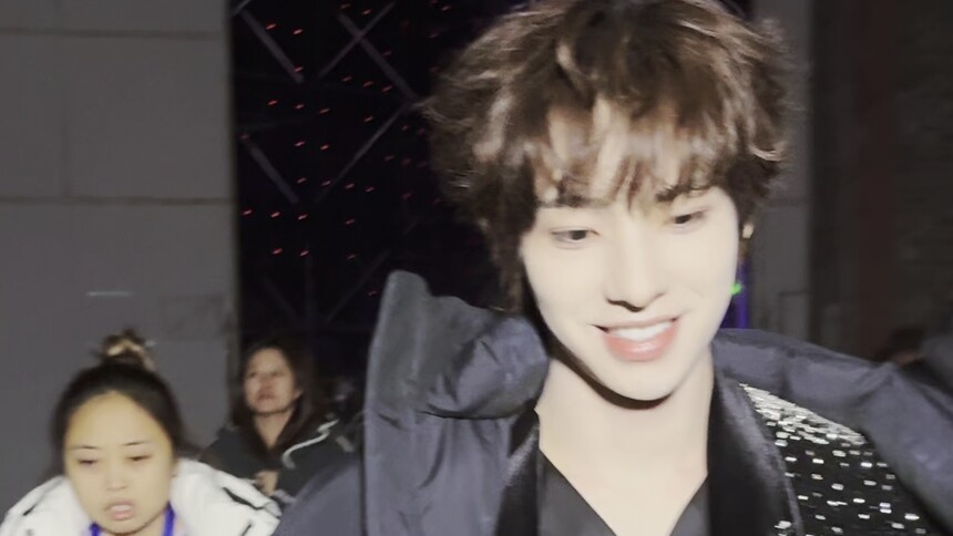 颜安徐梦洁网络视听盛典路透 首秀舞台即将解锁