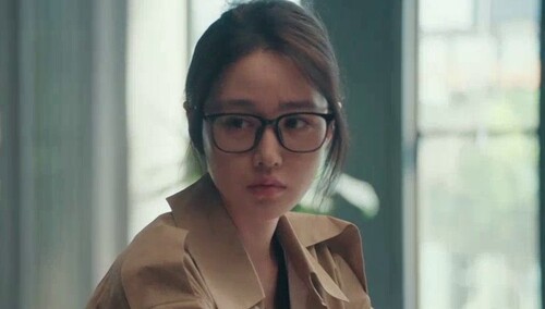 《女神蒙上眼》第25集看点：康俊离职传闻渐为人知，网红好友冰释前嫌