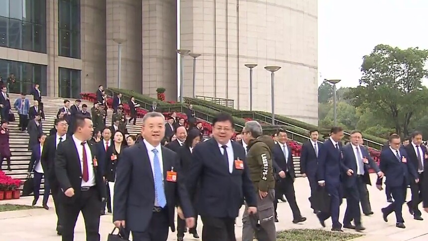 代表心声 万马奔腾一起干