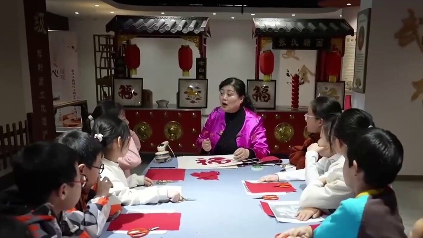 河北沧州：匠心塑祥马 巧艺迎春节