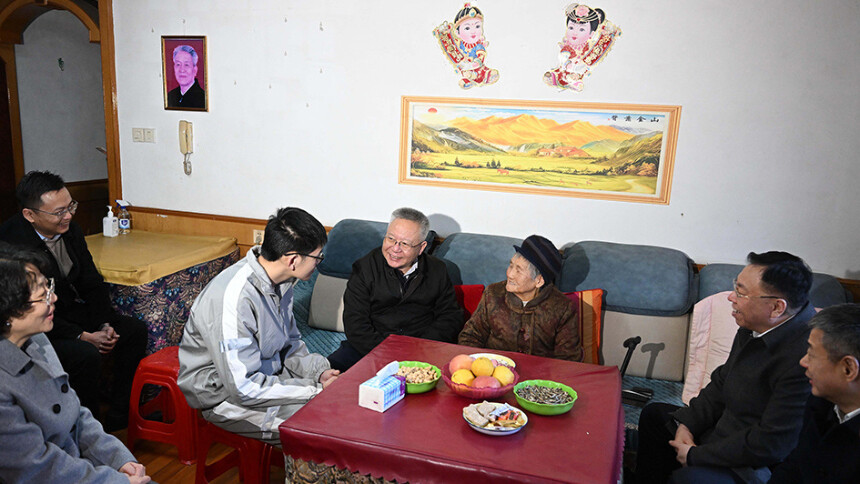 省领导带队分赴各市州开展走访慰问活动