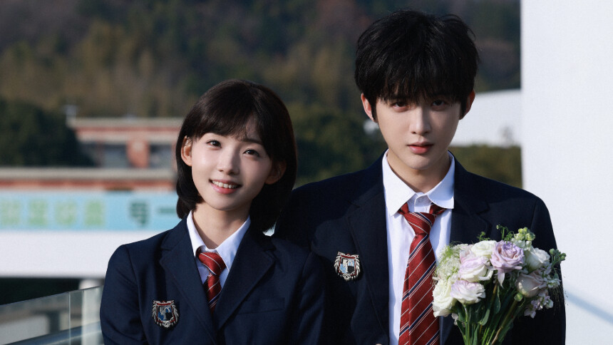 《时光与你都很甜》超甜售后：吕小雨孙泽源情侣写真CP感拉满！