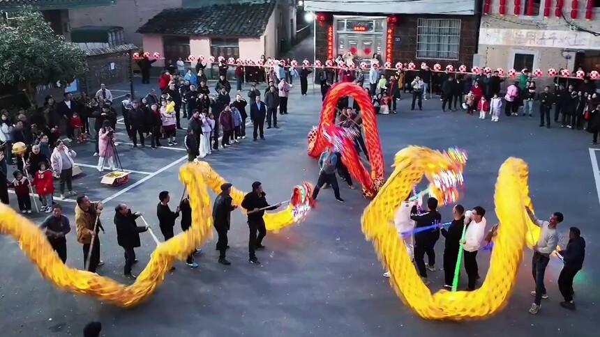 千城百县看中国｜福建周宁：驮灯长龙舞 平安纳福来