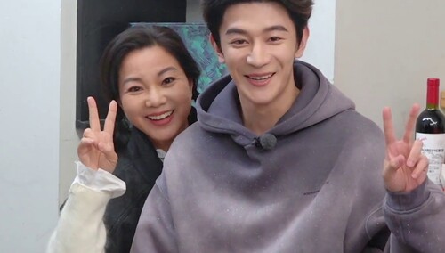 夏之光复刻童年照片