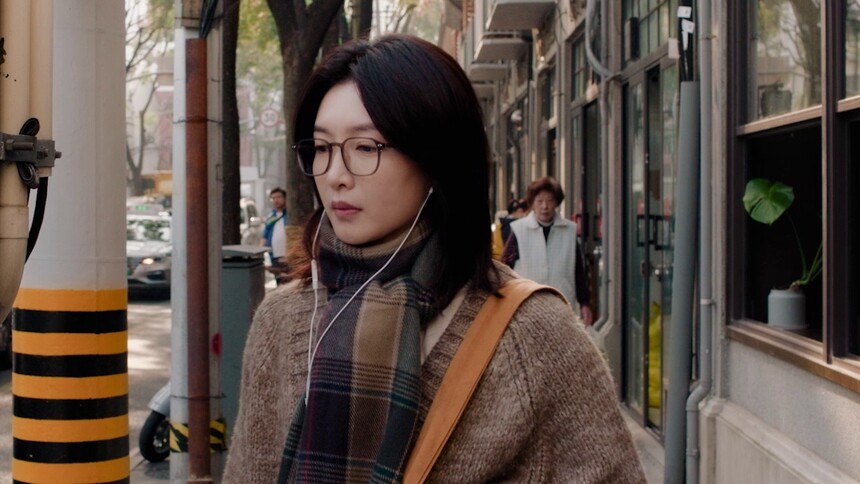 《拼桌》“爱人爱己”版终极预告 王传君江疏影携手演绎爱人先爱己
