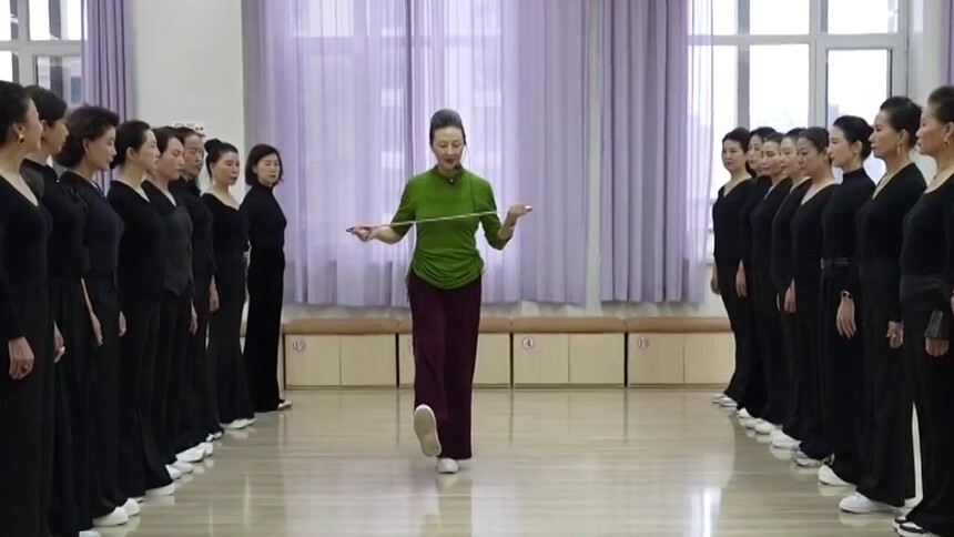 李春虹：用热爱把皱纹走成风景线 “银龄”也时尚 以自信姿态致敬时光