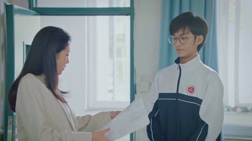 周考来袭，斯航考场捉弄娜娜