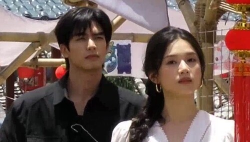 用DV定格宋威龙张婧仪的浪漫青春记忆
