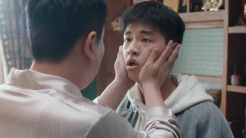 高阳抱校长大腿好熟练！卖惨小能手