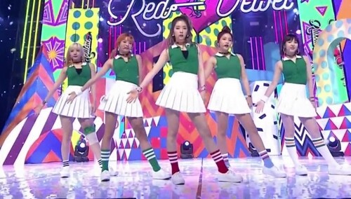 16mbc冠军秀期 Red Velvet Russian Roulette 复古曲风循环中毒