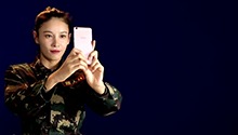 张蓝心黄子韬表白中国军人