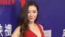 辣妈熊黛林身材恢复迅速