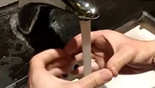 一个只能比心不能洗手的水龙头