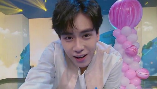 胡一天cut:现场跟"新女友"还原《小美好》-综艺-高清视频在线观看