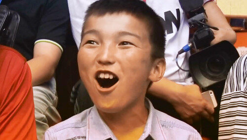 《变形计》9月29日看点:农家少年进城惊喜连连