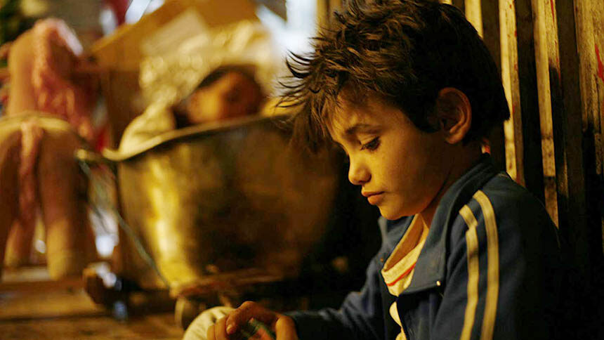 《何以为家》片段:扎因想上学却被拒绝 父母的自私令人心寒-电影-高清