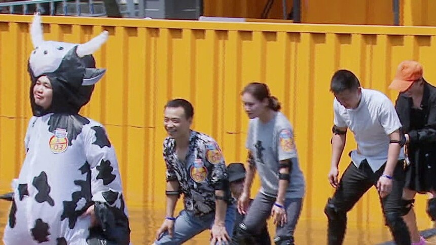 丈夫爆笑接受"爱的洗礼"-综艺-高清视频在线观看-芒果tv