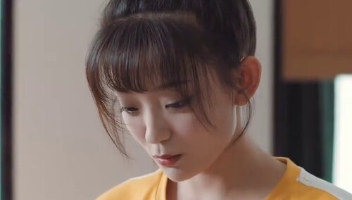 杨绵绵拜师荆楚反得泳池卡一张