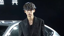 王琳凯像暗夜里的撩人精灵！