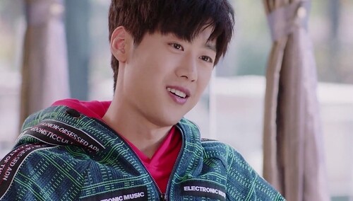 韩子墨拜托洛书帮忙追初遥