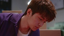 关小唐偷吻李思雨
