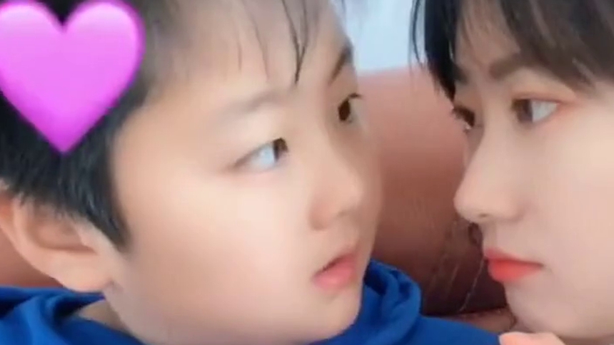 弟弟对于姐姐的反应是最真实的