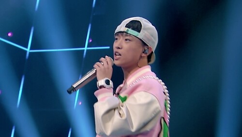 纯享版:肯迪仔魅力嗓音《around you 》小甜歌一把