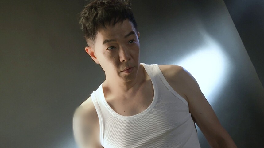 芒果捞星闻 2021:黄贯中陈小春张智霖眼神超有戏 - 高清视频在线观看