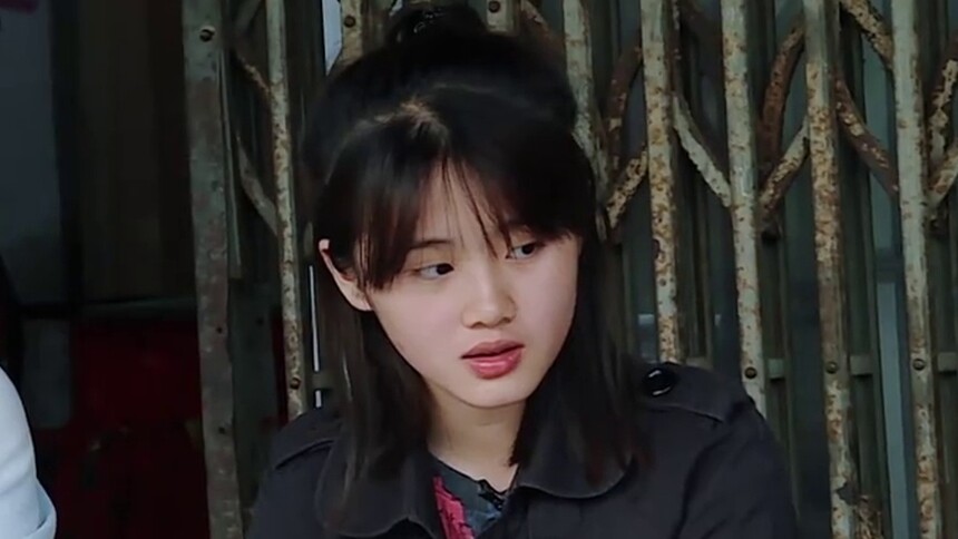 变形计 第十八季-实力宠女儿的爸爸们见面啦,郑莹佳爸爸好像有点吃醋