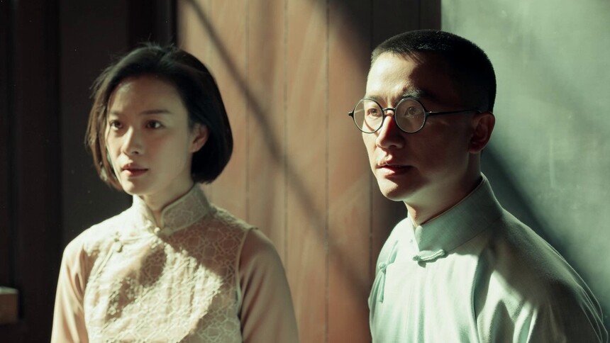 巡捕搜查李达王会悟机智帮同学们脱险