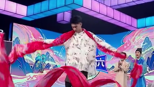 秦霄贤的长绸首秀 舞长绸秒变“困难模式”