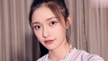 林允的春日樱花妆，粉粉嫩嫩的仙女亮片氛围感
