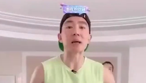 【燃烧吧卡路里】刘畊宏教你早晨科学的运动方法，改善夜间睡眠问题就靠它了！