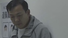 每个人都努力营造平静的假象
