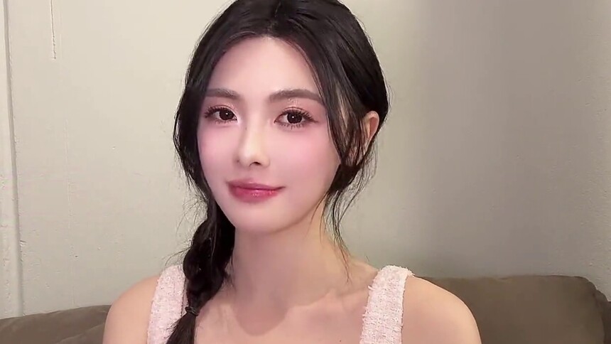 浪漫疯长丨《克制升温》钟雅婷X田烟关于浪漫的定义