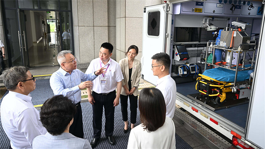 沈晓明调研院前医疗急救工作