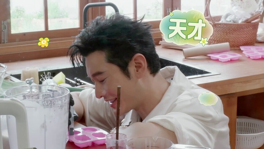 黄晓明被靳梦佳夸天赋型选手