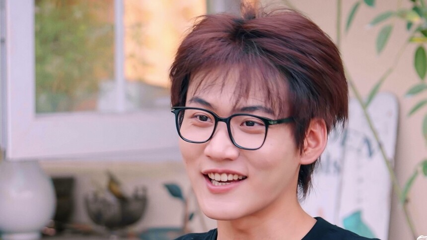 《炽热的夏天》惊喜彩蛋：周柯宇发起咖啡聊天局