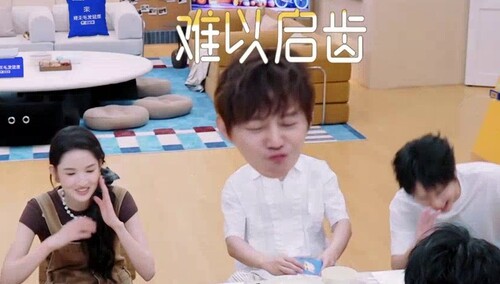何老师顶级即兴评述 挑战用鲱鱼罐头夸于洋