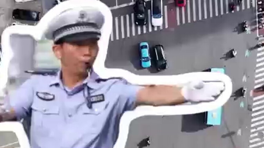 评论区都认识 交警 石磊
