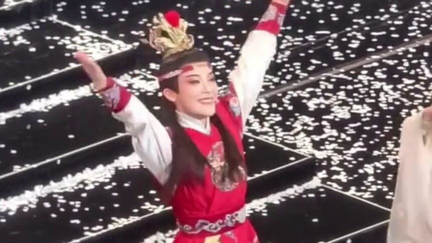 凑热闹追热点：陈丽君深夜走心发文“谢谢你们爱我” 这句话太好哭了把